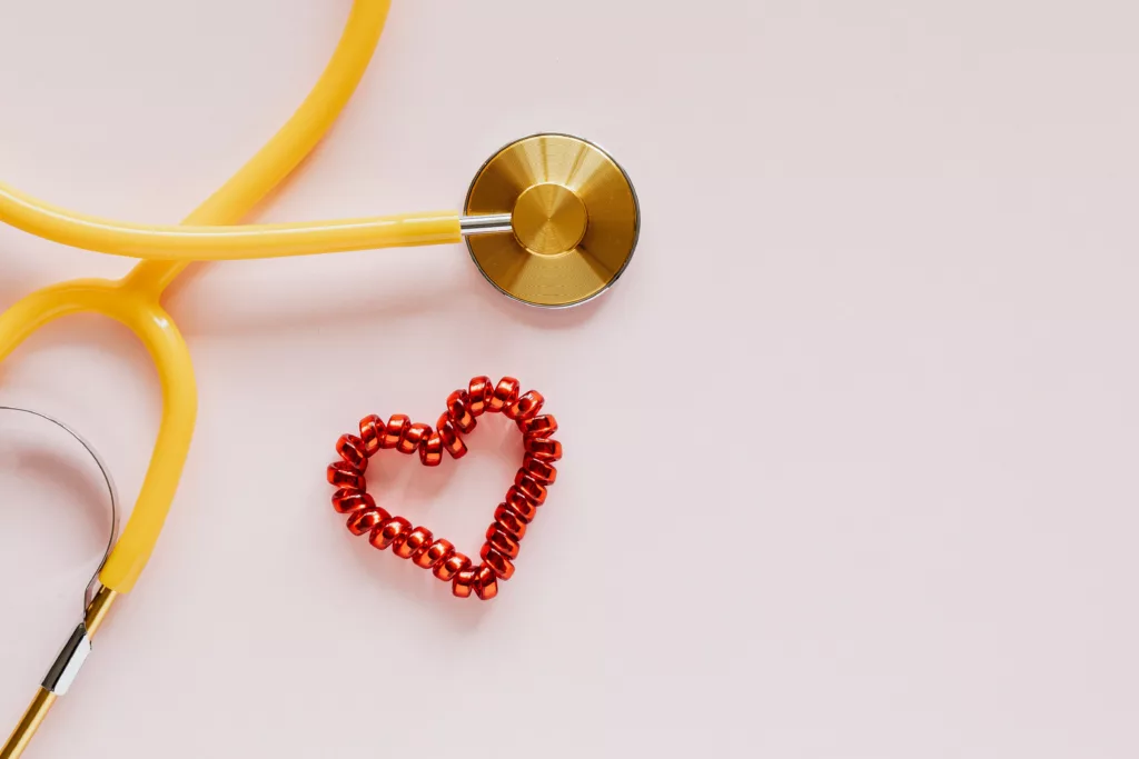 Stetoskop og et hjerte